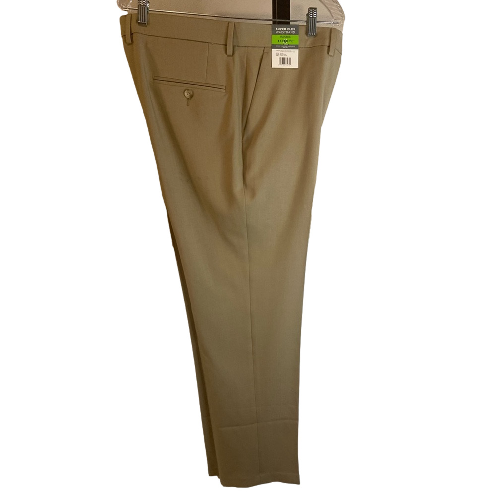 Haggar~NWT~Men’s Polyester Tan Dress Pant~Super Flex Waistband~Size 38W X 30L